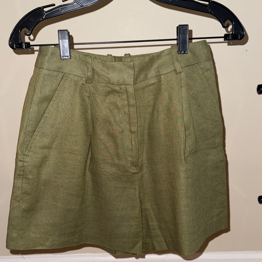 Zara Linen Women Shorts